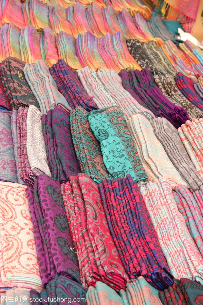 紡織物語(yǔ) 一匹色彩，萬(wàn)般風(fēng)情